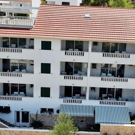 Apartment La Perla 2 *