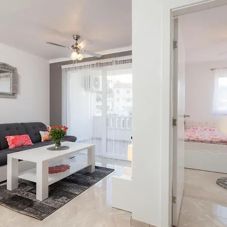 La Perla 2 Daire Sutivan